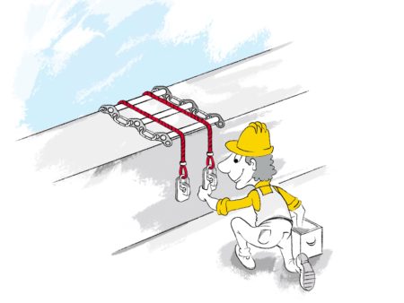 Operatore che installa due dispositivi anticaduta per il lavoro in fune