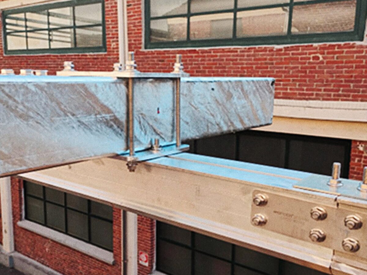 ladebuchten-und-sicherheit-der-bediener-Lineevita