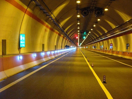 psa-fuer-arbeiten-in-engen-raeumen-geschlossene-raeume-Lineevita