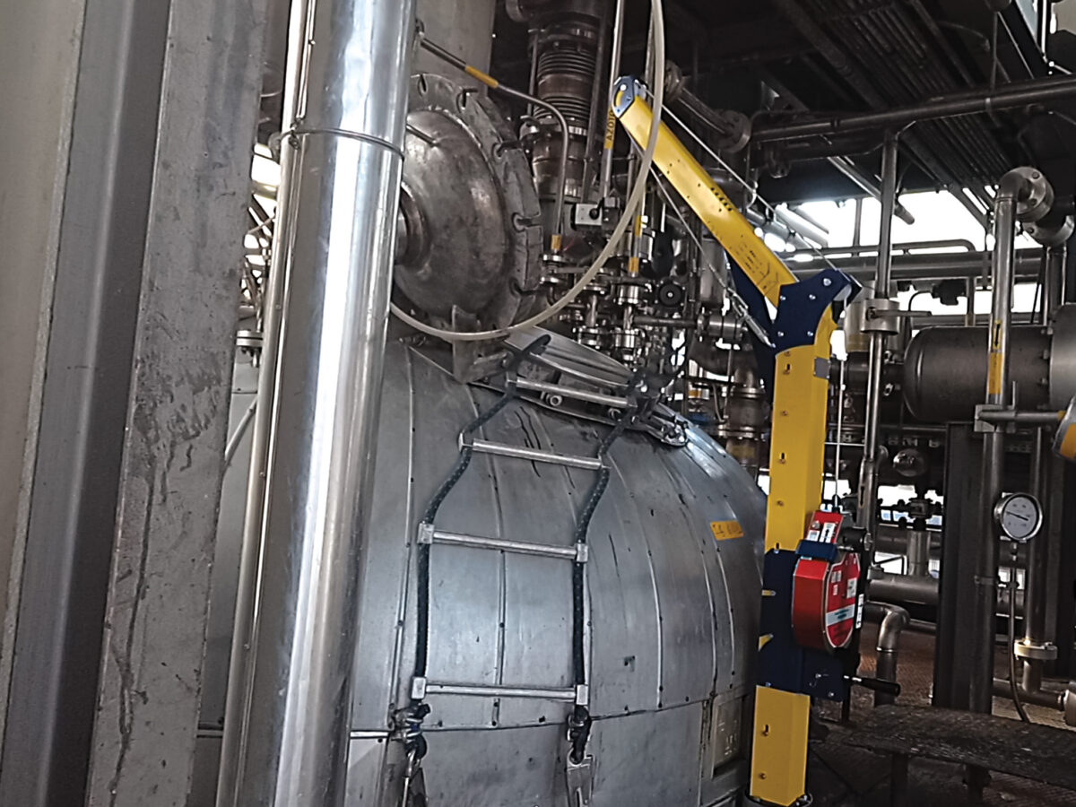 psa-fuer-arbeiten-in-engen-raeumen-geschlossene-raeume-Lineevita