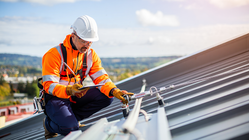 manutenzione-linea-vita-ordinaria-e-straordinaria-obblighi-e-certificazioni-Lineevita